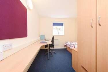 1 bed flat, Vicarage Hill, City Centre, Wrexham, LL137HN - Image 6
